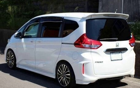Honda Freed II, 2019 год, 1 094 000 рублей, 5 фотография