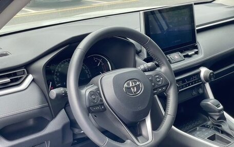 Toyota RAV4, 2022 год, 2 330 100 рублей, 10 фотография