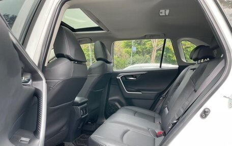 Toyota RAV4, 2022 год, 2 330 100 рублей, 14 фотография