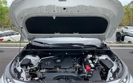 Toyota RAV4, 2022 год, 2 330 100 рублей, 13 фотография
