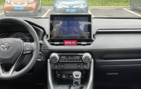 Toyota RAV4, 2022 год, 2 330 100 рублей, 9 фотография