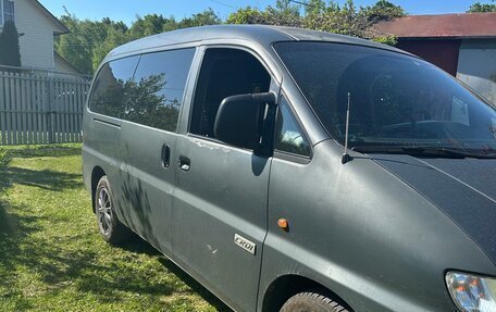 Hyundai H-1 II рестайлинг, 2006 год, 720 000 рублей, 3 фотография