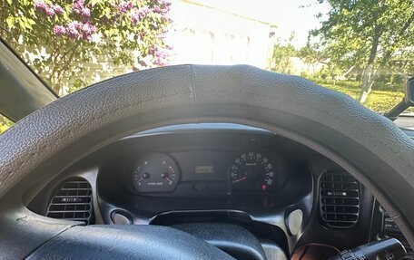 Hyundai H-1 II рестайлинг, 2006 год, 720 000 рублей, 8 фотография