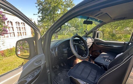 Hyundai H-1 II рестайлинг, 2006 год, 720 000 рублей, 7 фотография