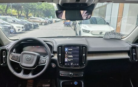 Volvo XC40 I, 2021 год, 2 300 100 рублей, 11 фотография