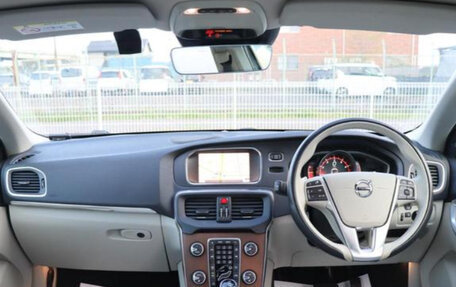 Volvo V40 II рестайлинг, 2017 год, 1 030 000 рублей, 7 фотография
