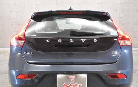 Volvo V40 II рестайлинг, 2017 год, 1 030 000 рублей, 4 фотография