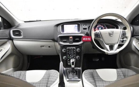 Volvo V40 II рестайлинг, 2017 год, 1 030 000 рублей, 6 фотография