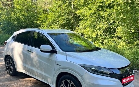Honda Vezel, 2015 год, 1 710 000 рублей, 3 фотография
