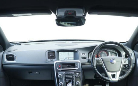 Volvo V60 I, 2015 год, 1 015 000 рублей, 7 фотография