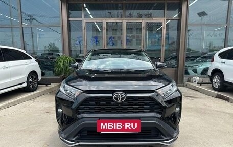 Toyota RAV4, 2022 год, 2 490 000 рублей, 2 фотография