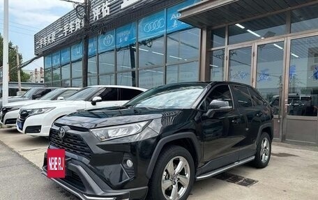 Toyota RAV4, 2022 год, 2 490 000 рублей, 3 фотография
