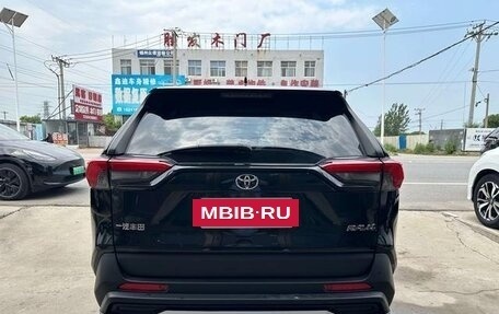 Toyota RAV4, 2022 год, 2 490 000 рублей, 5 фотография