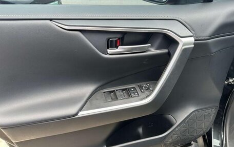 Toyota RAV4, 2022 год, 2 490 000 рублей, 16 фотография