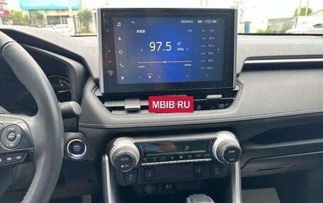 Toyota RAV4, 2022 год, 2 490 000 рублей, 10 фотография