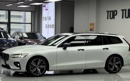 Volvo V60 II, 2022 год, 2 835 000 рублей, 3 фотография