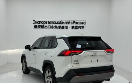 Toyota RAV4, 2022 год, 2 450 000 рублей, 2 фотография