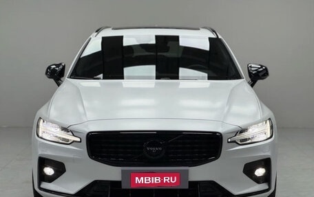 Volvo V60 II, 2022 год, 2 835 000 рублей, 2 фотография