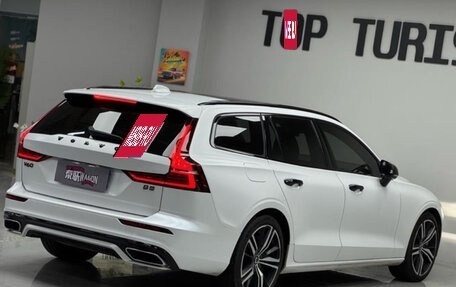 Volvo V60 II, 2022 год, 2 835 000 рублей, 4 фотография