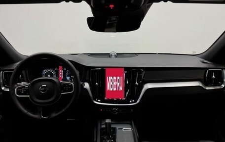 Volvo V60 II, 2022 год, 2 835 000 рублей, 7 фотография