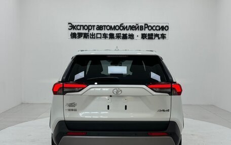 Toyota RAV4, 2022 год, 2 450 000 рублей, 4 фотография