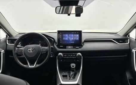 Toyota RAV4, 2022 год, 2 450 000 рублей, 7 фотография