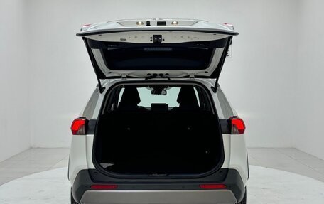 Toyota RAV4, 2022 год, 2 450 000 рублей, 9 фотография