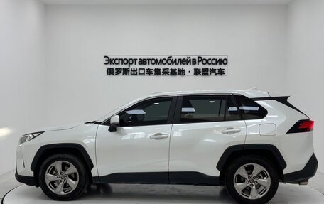 Toyota RAV4, 2022 год, 2 450 000 рублей, 6 фотография
