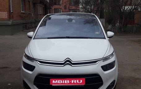 Citroen C4 Picasso II рестайлинг, 2014 год, 1 000 000 рублей, 2 фотография