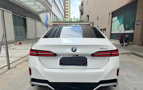 BMW 5 серия, 2024 год, 5 350 000 рублей, 3 фотография