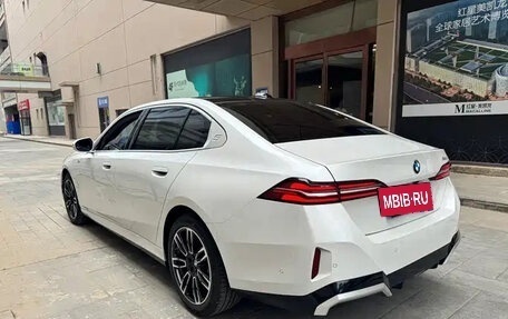 BMW 5 серия, 2024 год, 5 350 000 рублей, 6 фотография