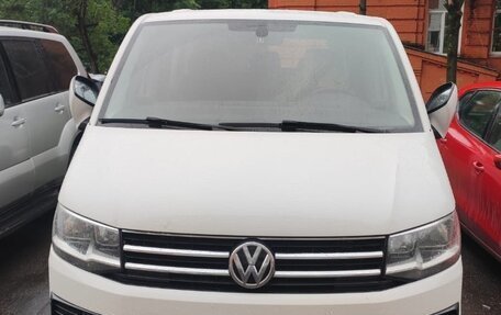 Volkswagen Caravelle T6 рестайлинг, 2016 год, 1 970 000 рублей, 1 фотография