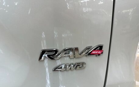 Toyota RAV4, 2021 год, 2 300 000 рублей, 17 фотография