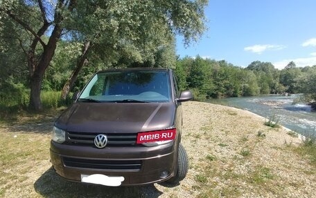 Volkswagen Caravelle T5, 2012 год, 2 500 000 рублей, 2 фотография