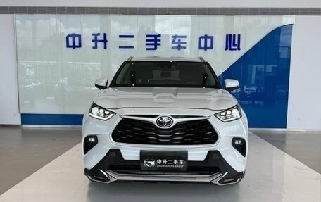 Toyota Highlander, 2022 год, 3 100 000 рублей, 1 фотография