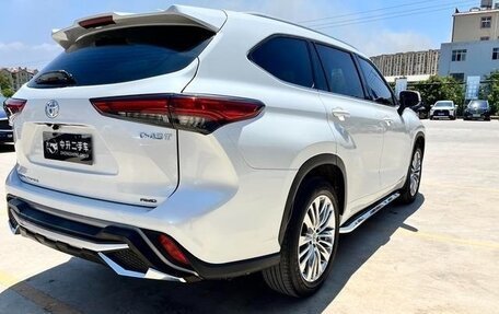 Toyota Highlander, 2022 год, 3 100 000 рублей, 9 фотография