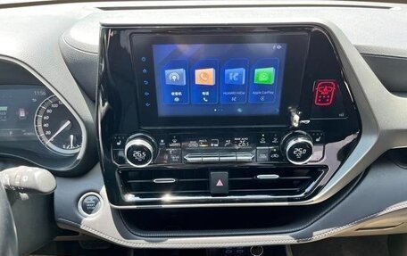 Toyota Highlander, 2022 год, 3 100 000 рублей, 17 фотография