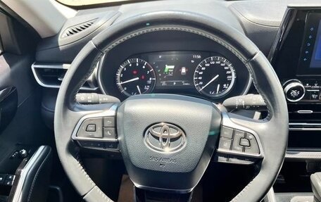 Toyota Highlander, 2022 год, 3 100 000 рублей, 16 фотография