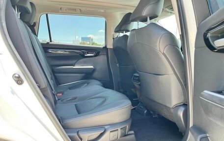 Toyota Highlander, 2022 год, 3 100 000 рублей, 25 фотография