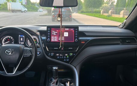 Toyota Camry, 2021 год, 3 200 000 рублей, 7 фотография