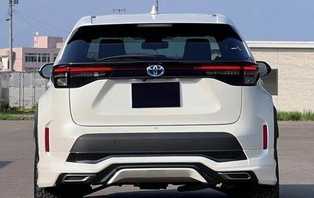 Toyota Yaris Cross, 2021 год, 1 450 000 рублей, 5 фотография