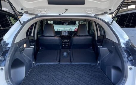 Toyota Yaris Cross, 2021 год, 1 450 000 рублей, 28 фотография