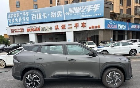 Geely Atlas, 2024 год, 1 785 000 рублей, 3 фотография