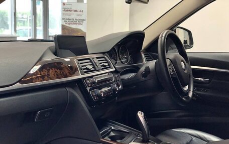 BMW 3 серия, 2017 год, 1 990 000 рублей, 13 фотография