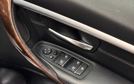 BMW 3 серия, 2017 год, 1 990 000 рублей, 21 фотография