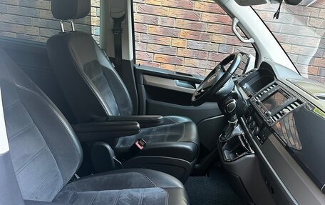 Volkswagen Multivan T6 рестайлинг, 2019 год, 4 000 000 рублей, 5 фотография