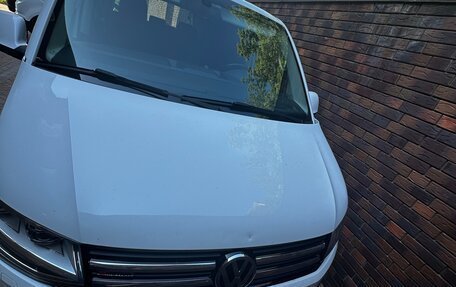 Volkswagen Multivan T6 рестайлинг, 2019 год, 4 000 000 рублей, 3 фотография