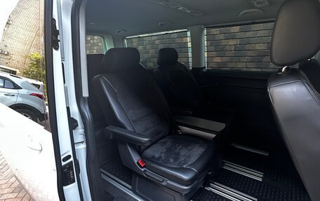 Volkswagen Multivan T6 рестайлинг, 2019 год, 4 000 000 рублей, 13 фотография
