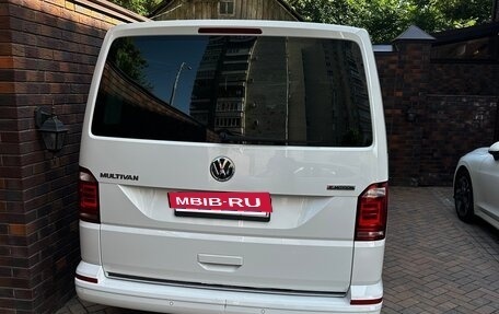 Volkswagen Multivan T6 рестайлинг, 2019 год, 4 000 000 рублей, 15 фотография