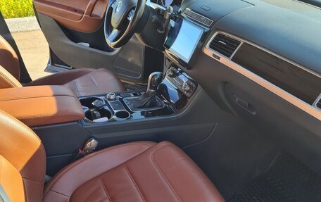 Volkswagen Touareg III, 2016 год, 2 500 000 рублей, 2 фотография